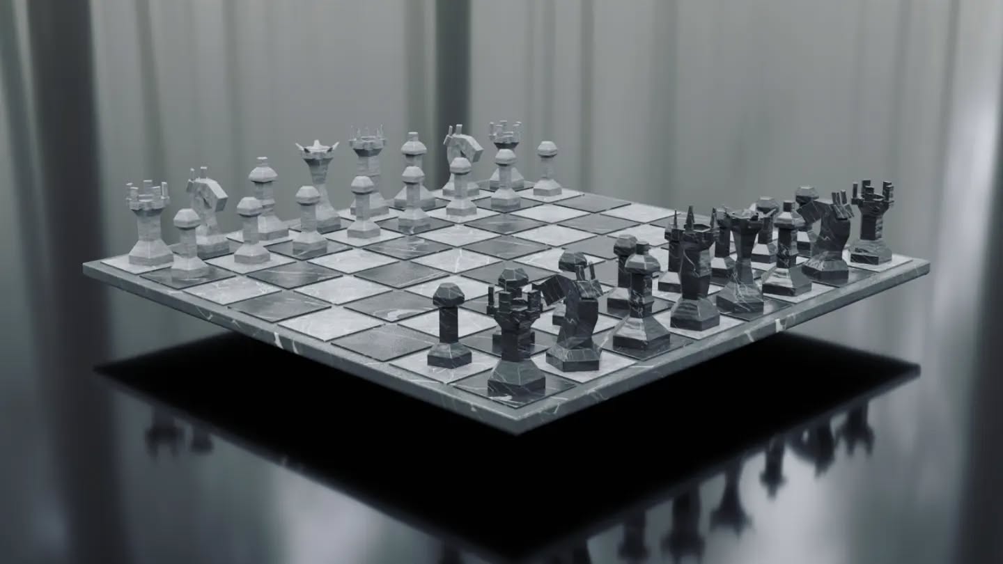 3D-Stillleben: Schachspiel aus Glas auf spiegelnder Fläche.